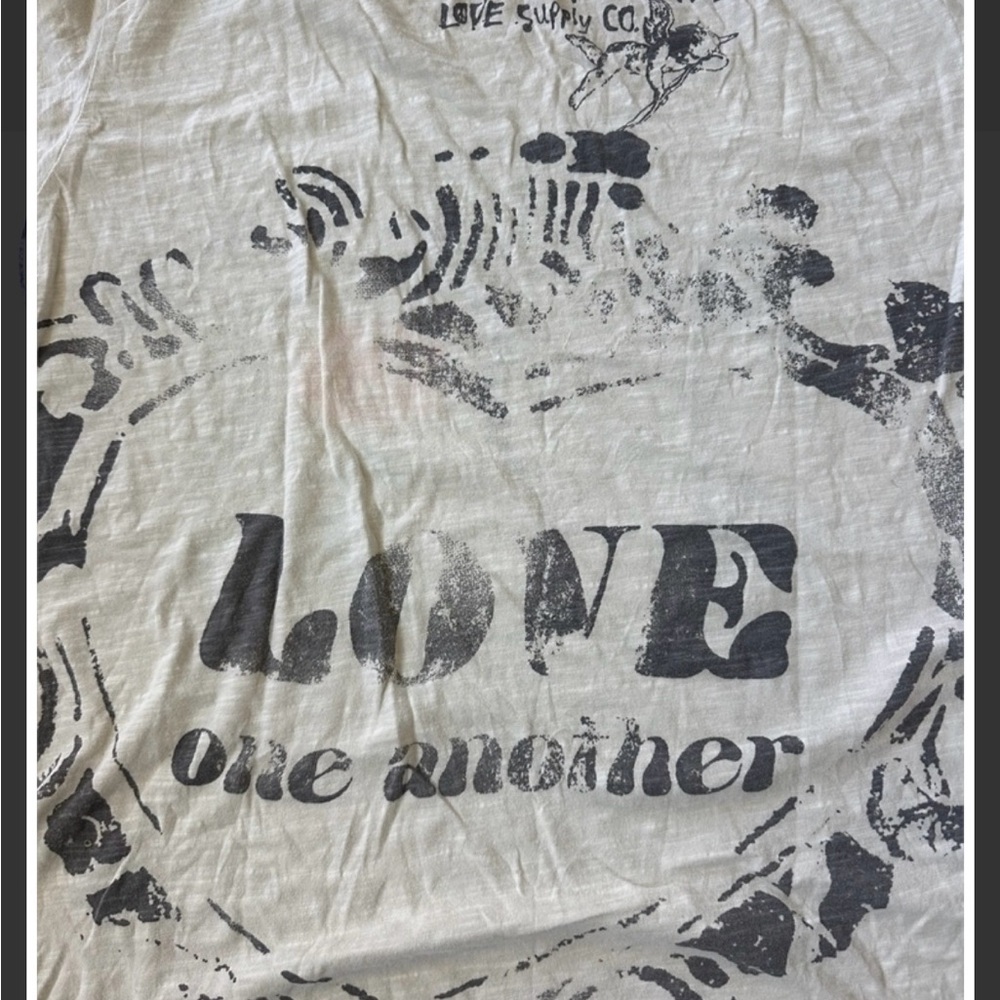 Magnolia Pearl Cream RARE Graphic Tee - Picture 9 of 9